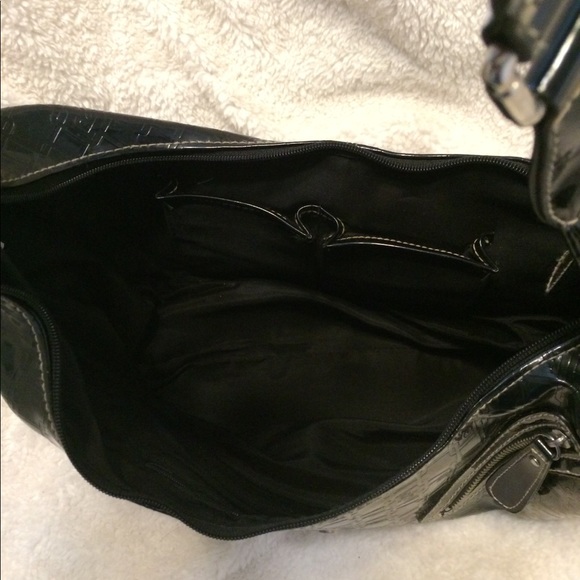 Black Shiny Handbag - Picture 5 of 5